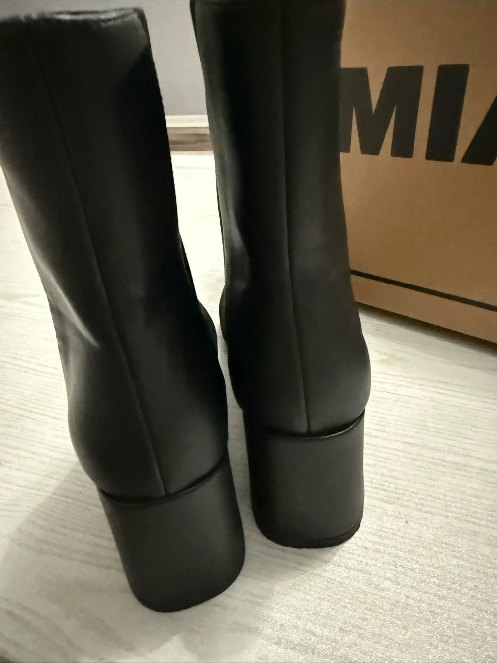 MIA sleek knit